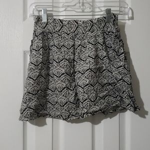 Forever 21 Black & White Patterned Mini Skirt